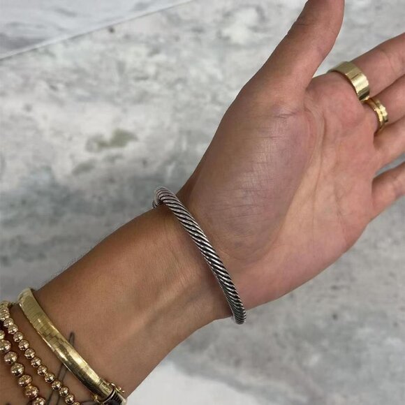 David Yurman cable classic bracelet with blue topaz and 14k gold size (M) - Picture 2 of 6